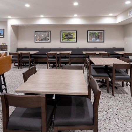 Grandstay Hotel & Suites Johnston-Des Moines, Ia Ngoại thất bức ảnh